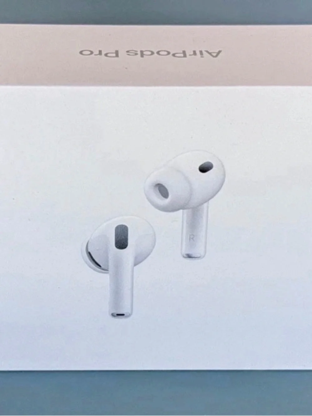 Apple AirPods Pro 3 Noise-Cancelling Earbuds - White